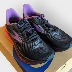 Women’s Brooks Hyperion Max running shoes Black/Fiesta purple, size 8.5 B